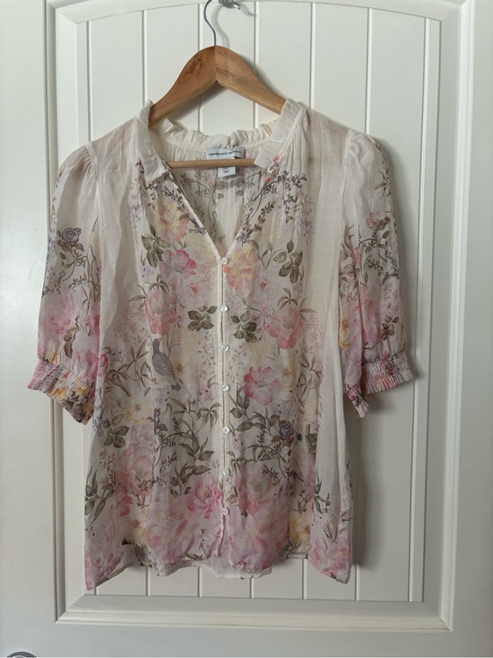 cupcakes & cashmere Tops - Cupcakes and Cashmere Floral Button Front Blouse Puff Sleeve Cottagecore Top M
